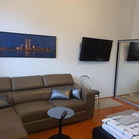 Monar City Center Apartment Free Parking Кошице Экстерьер фото