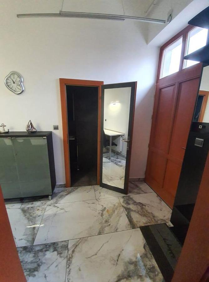 Monar City Center Apartment Free Parking Кошице Экстерьер фото